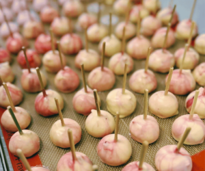 Sucettes au chocolat blanc, Les Toques Gourmandes